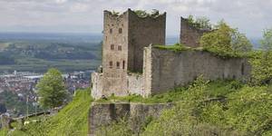 Quelle: https://www.oberkirch.de/fileadmin/_migrated/pics/Burgruine_Schauenburg.jpg