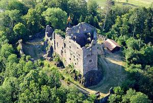Quelle: https://reichenbach.lahr.de/sixcms/media.php/12/thumbnails/Burgruine%20Hohengeroldseck_aus%20der%20Luft.jpg.47490.jpg